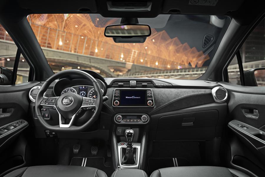 Торпедо Nissan Micra N-Sport (K14) 2019 года  (WW) (фото 12 из 43)